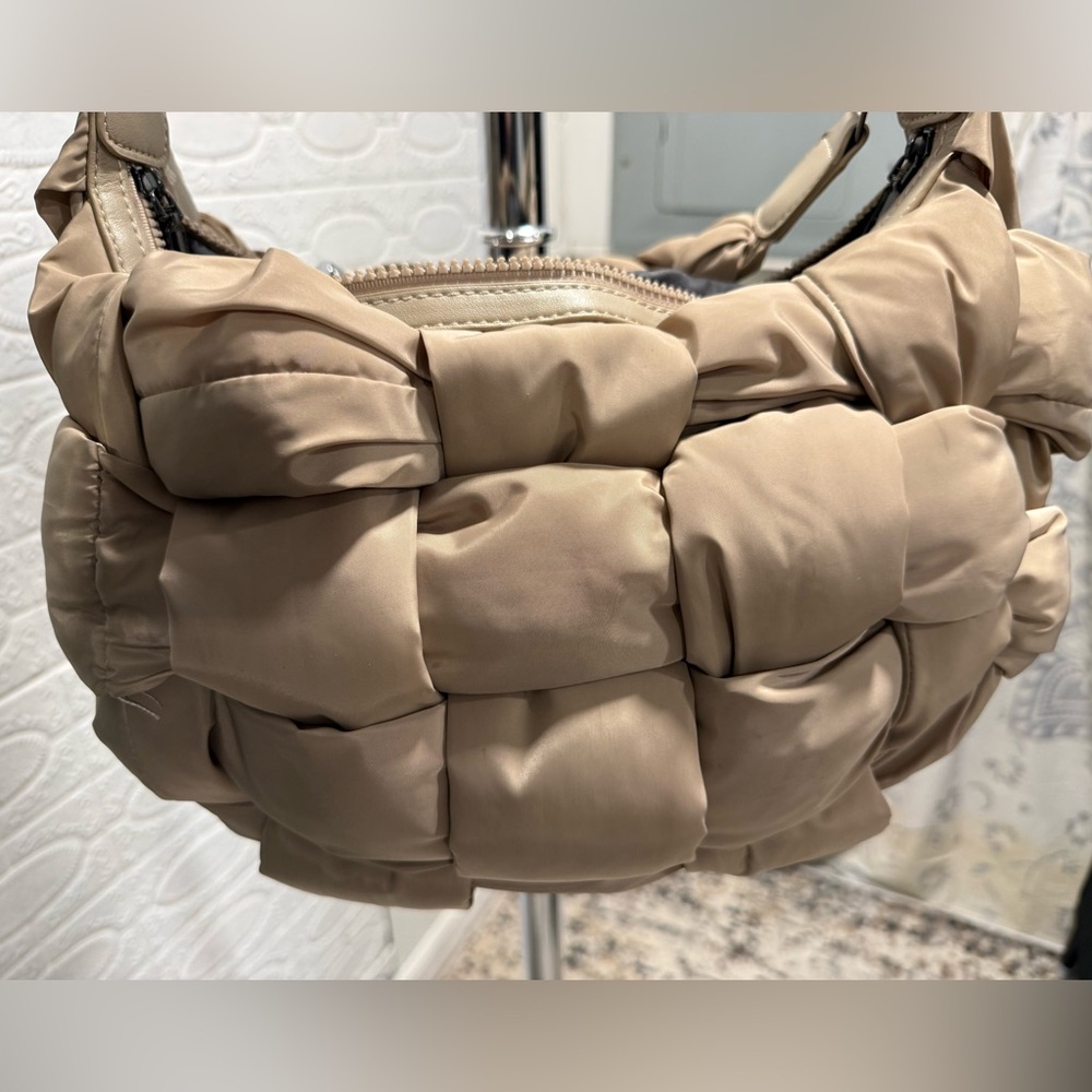 Sol and Selene. Beige Quilted Shoulder Bag - Soft Woven Design - Picture 5 of 8